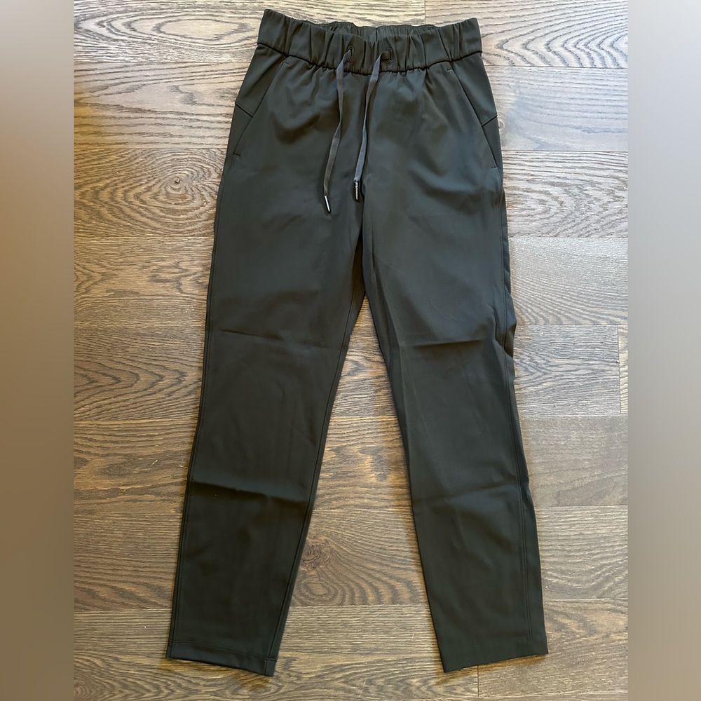 Lululemon On The Fly 7/8 Joggers Luxtreme Size 2 Dark Olive